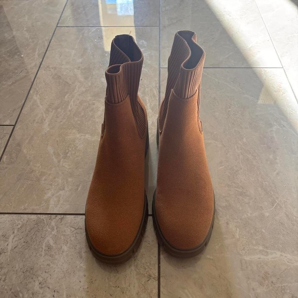Madden Girl Brown Suede Ankle Boots Fabric Side Panel Lug Sole Block Heel Size 9